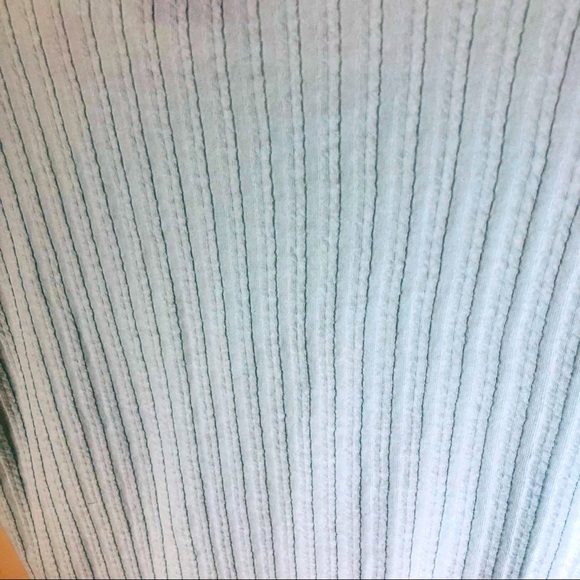 3/$10 D&D Lifestyle Seafoam Green Blue Textured Stripe Top Petite Medium M - Picture 9 of 9